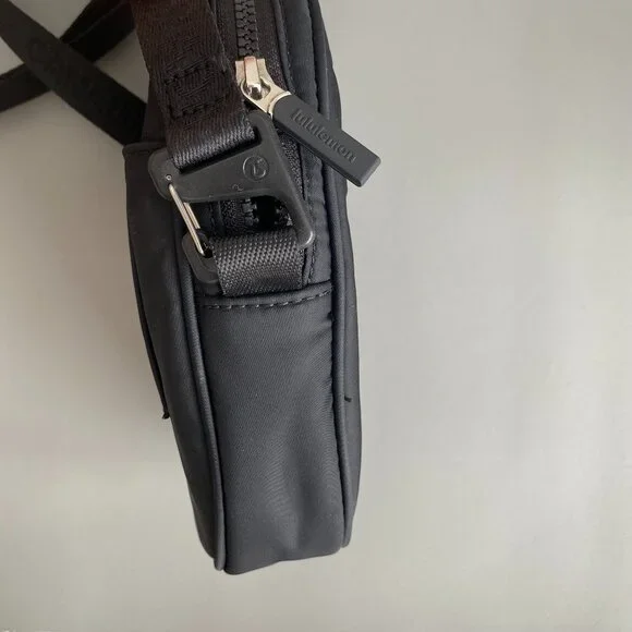 Lululemon Future Legacy Team Canada Crossbody Belt Bag - Picture 9 of 12